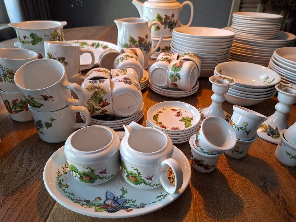 Compleet Wedgwood Marjolein Bastin Servies, Ophalen, Overige materialen, Overige typen, Zo goed als nieuw