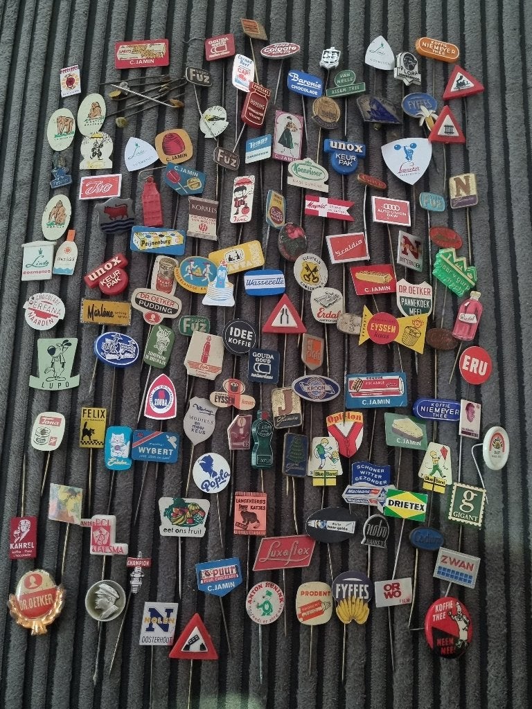 Vintage pins heel veel, Ophalen of Verzenden, Gebruikt