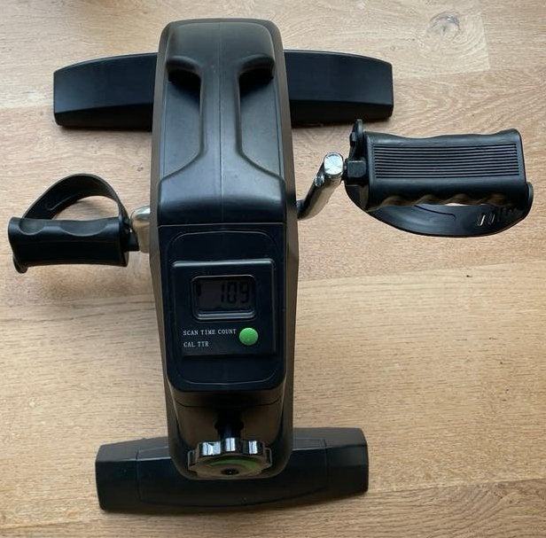 Tunturi Mini Hometrainer - Stoelfiets met digitale teller, Ophalen, Kunststof, Gebruikt, Armen
