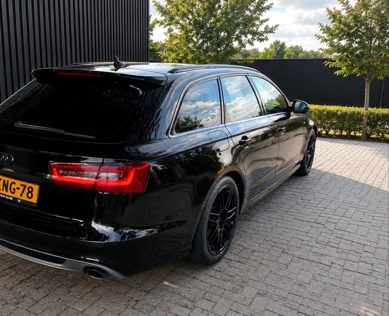 Audi A6 Avant 2.0 TFSI S-line Black Edition CarPlay | Camera, 15 km/l, Zwart, 4 cilinders, 1984 cc