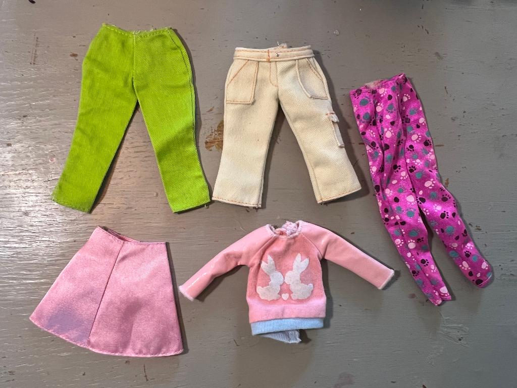 Vintage barbie Sindy Fleur Mattel kleertjes broeken rok vest, Ophalen of Verzenden, Zo goed als nieuw, Kleertjes