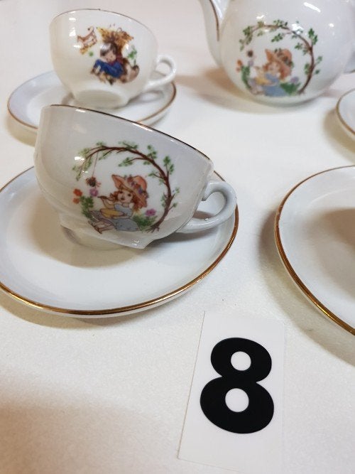 Mini servies nr. 8 met decoratie van jongen en meisje, 9-del, Ophalen of Verzenden, 'T Olde Gre-j, Info@toldegrej.nl, Endepoelstraat 20f Didam