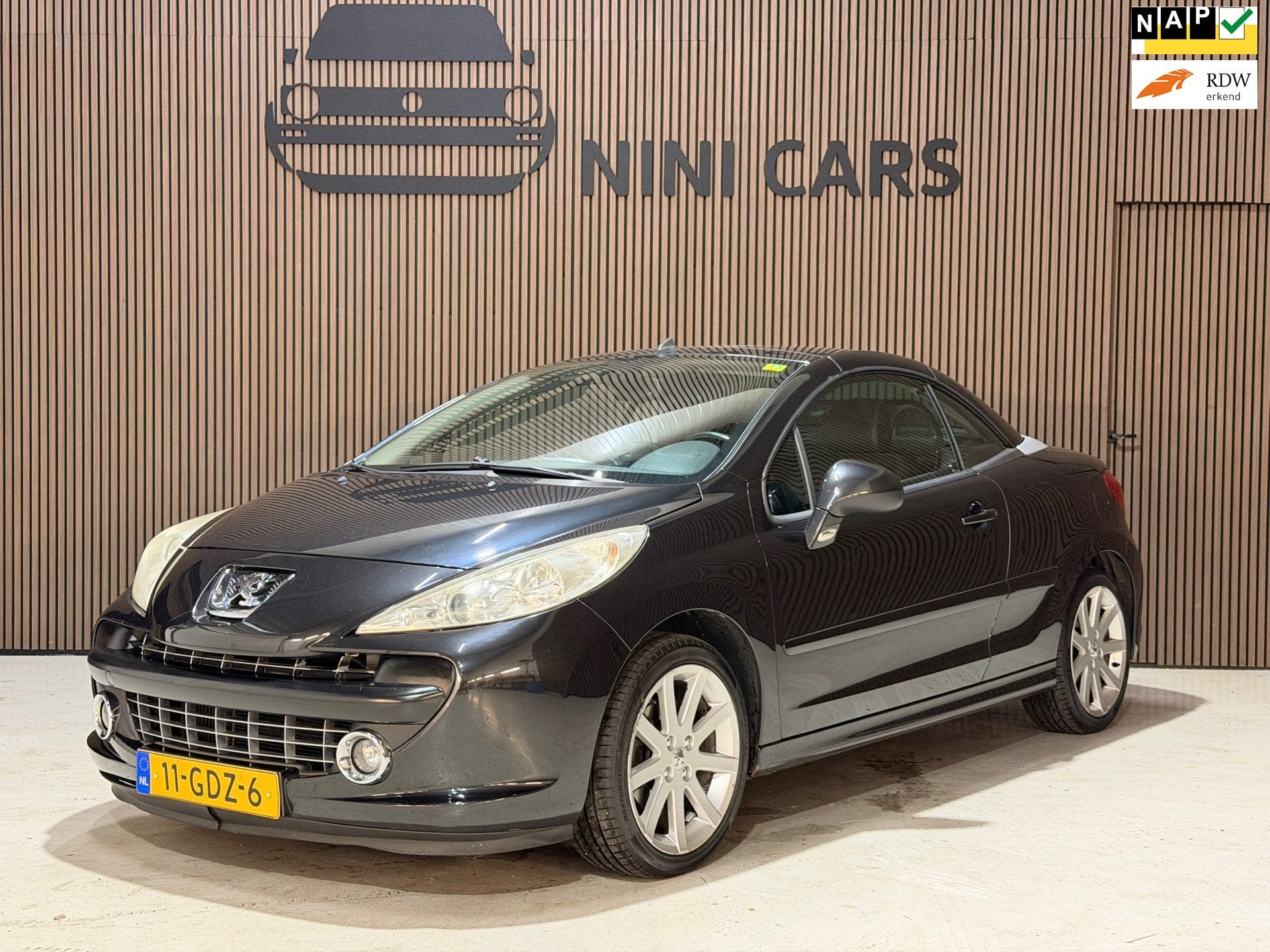 Peugeot 207 CC 1.6-16V T Roland Garros, Voorwielaandrijving, Gebruikt, 4 cilinders, 4 stoelen