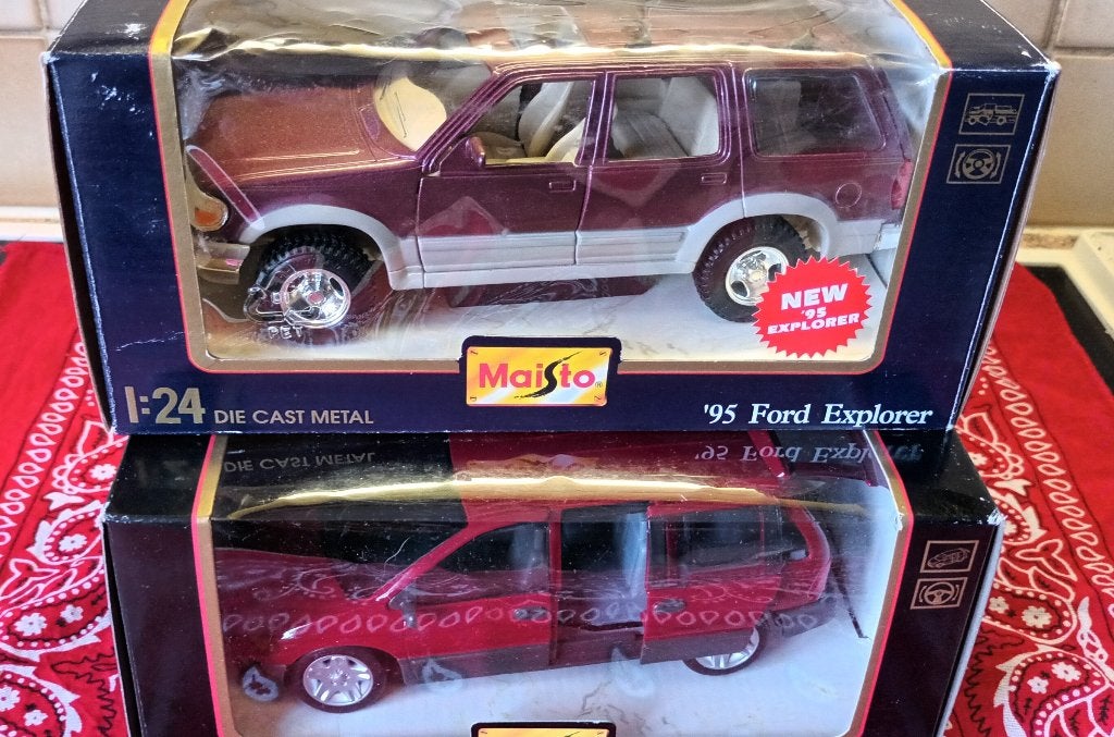 Chrysler '96 Voyager, Maisto 1/26, Special Ed., in box..., Ophalen of Verzenden, Nieuw, Auto, Maisto