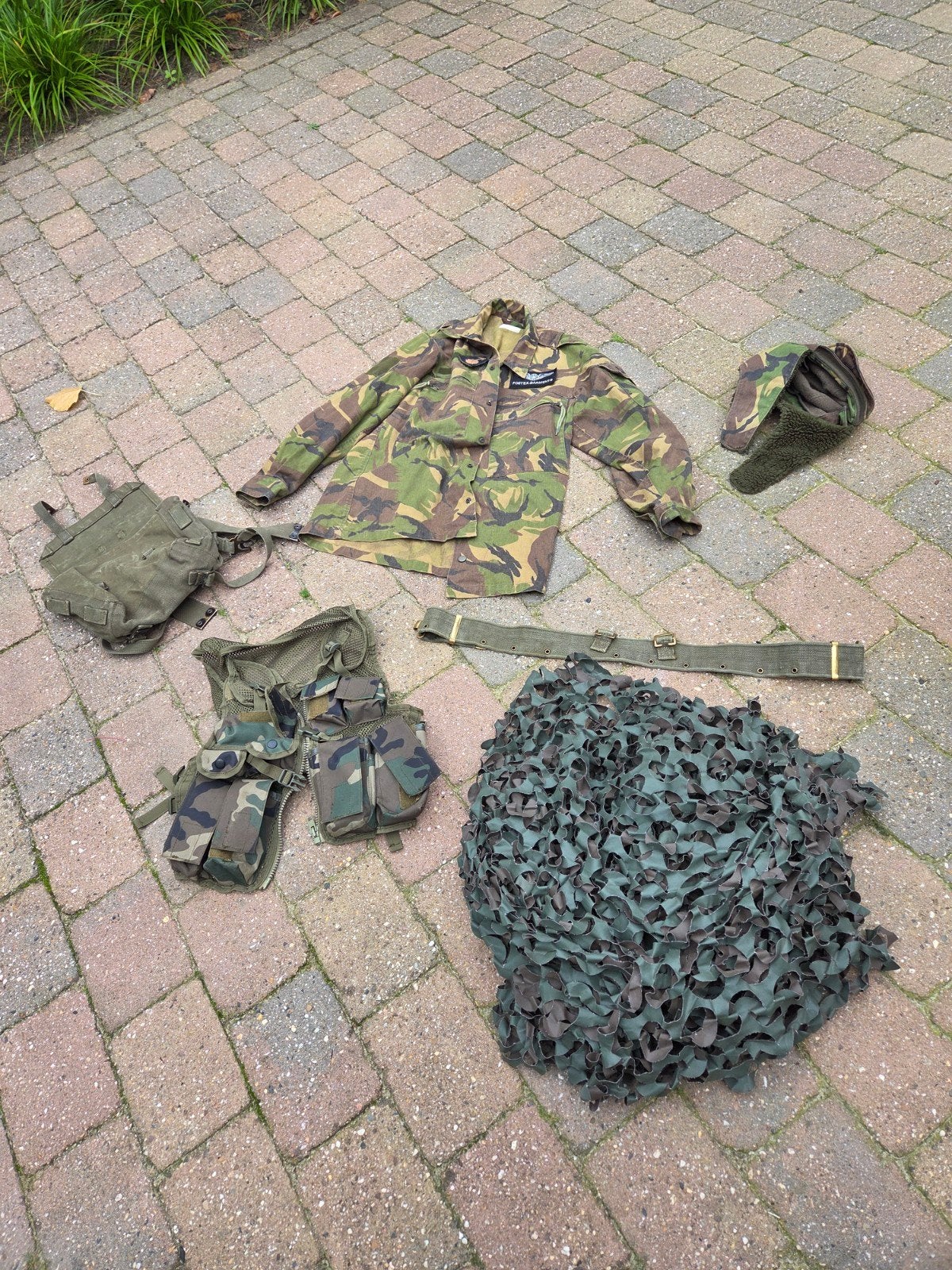 Militair camouflagepakket - Uniform, uitrusting en net, Ophalen, Landmacht, Overige gebieden, Kleding of Schoenen