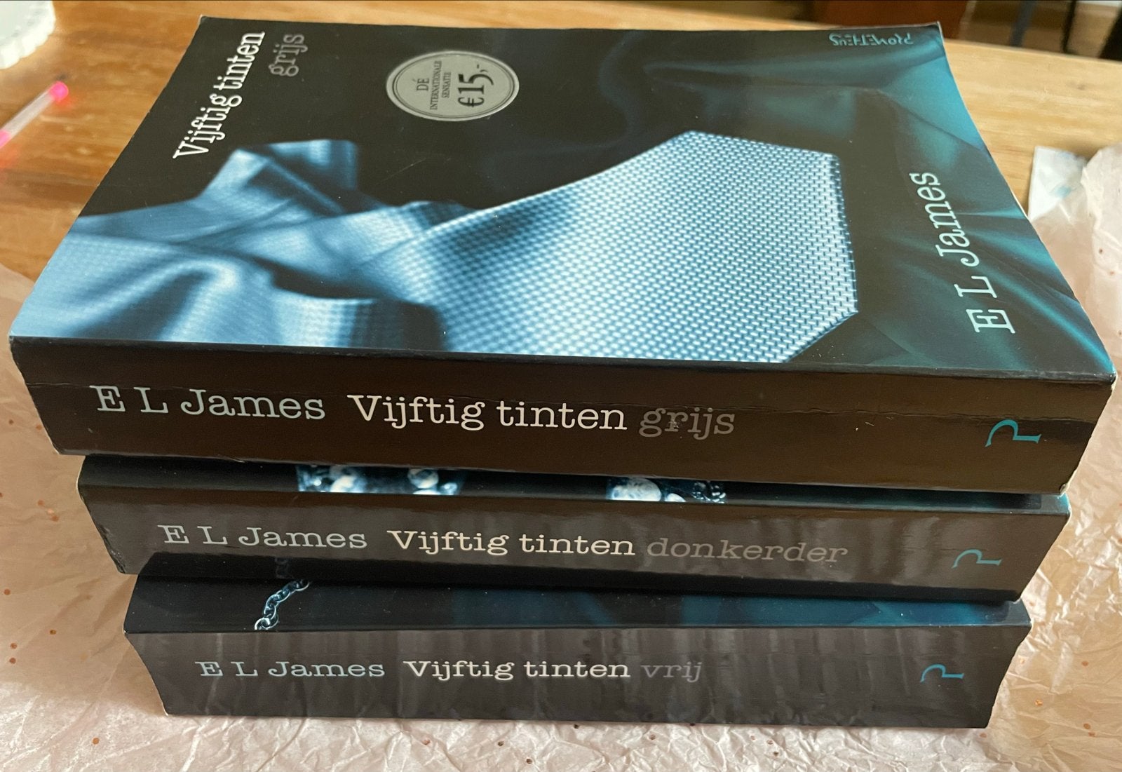 Vijftig tinten trilogie - E L James (3 boeken), Ophalen of Verzenden, Gelezen