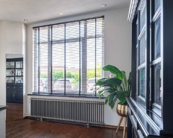 Houten zwarte luxaflex/ jaloezieën, Luxaflex, Ophalen, Zo goed als nieuw, Jaloezie