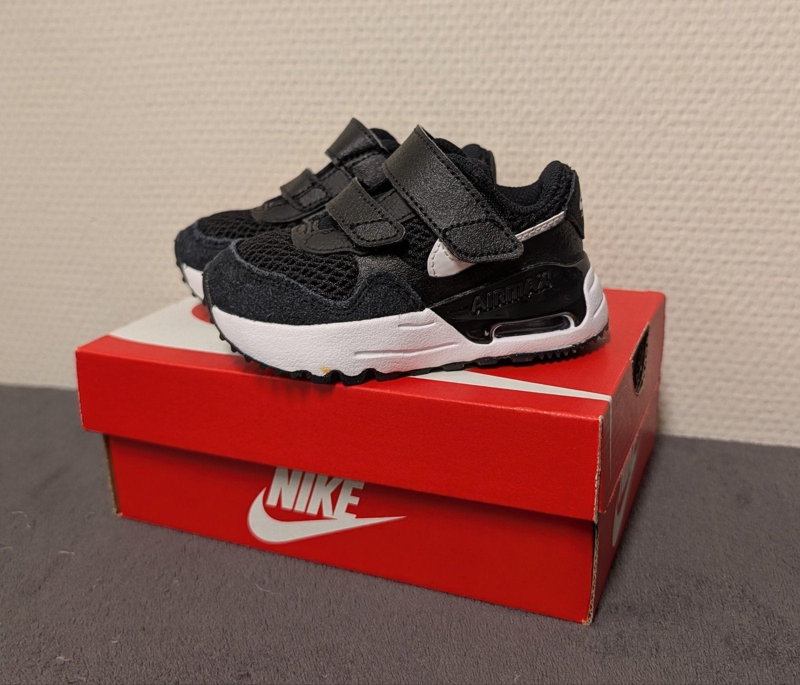 Nike Air Max- Maat 21- baby's shoes, Ophalen, Zo goed als nieuw, Jongetje of Meisje, Schoentjes