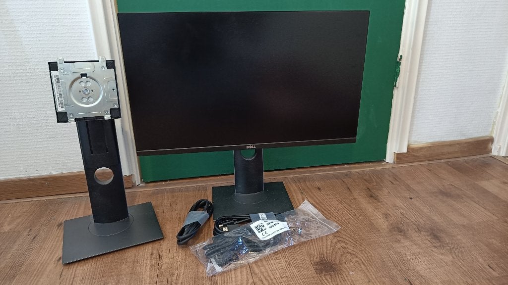Dell P2419H monitor, Computers en Software, Monitoren, Gebruikt, 60 Hz of minder, DisplayPort, HDMI, VGA, In hoogte verstelbaar