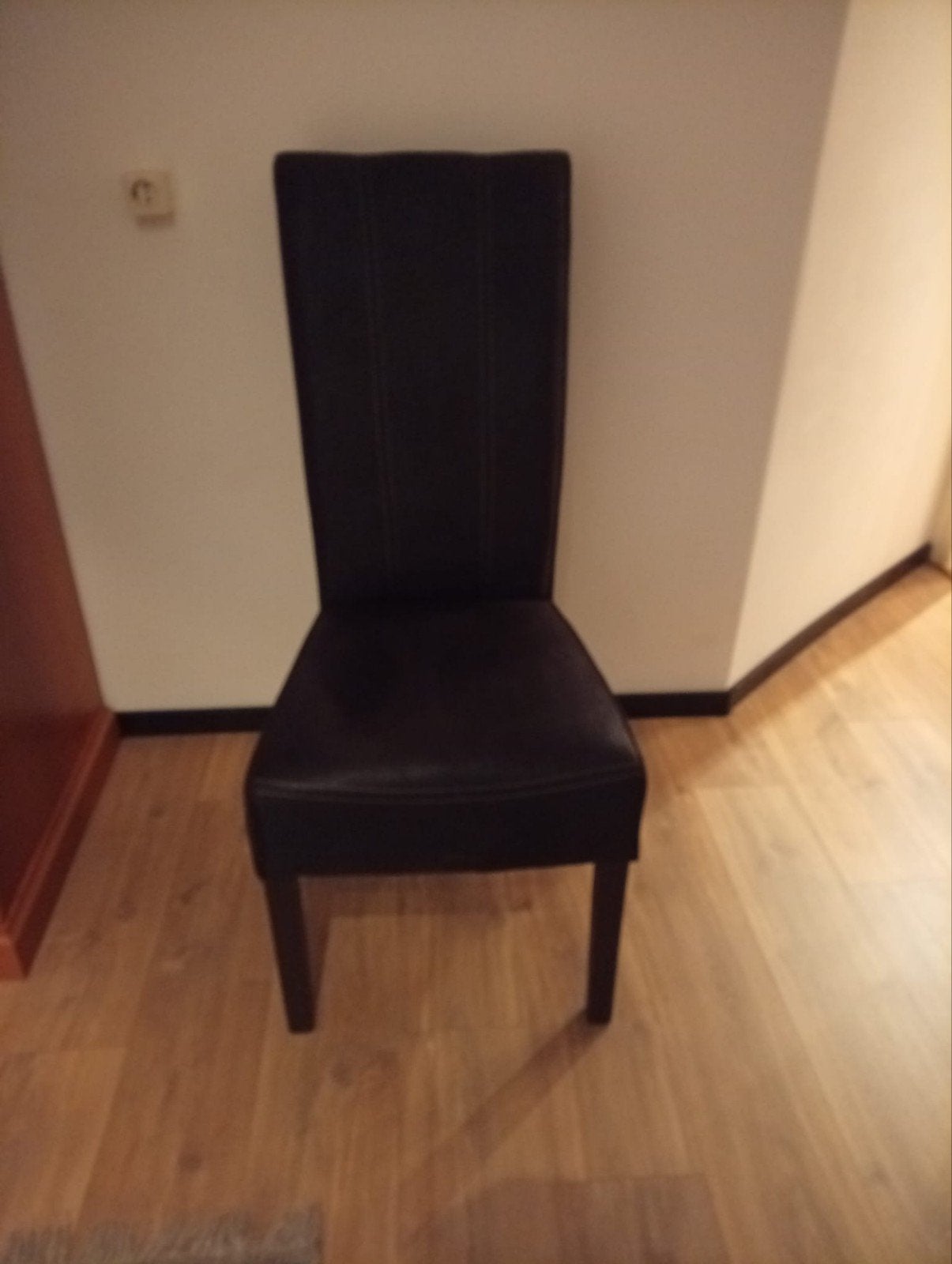 4 kunstlederen woonkamerstoelen, Ophalen, Zo goed als nieuw, Leer, Vier