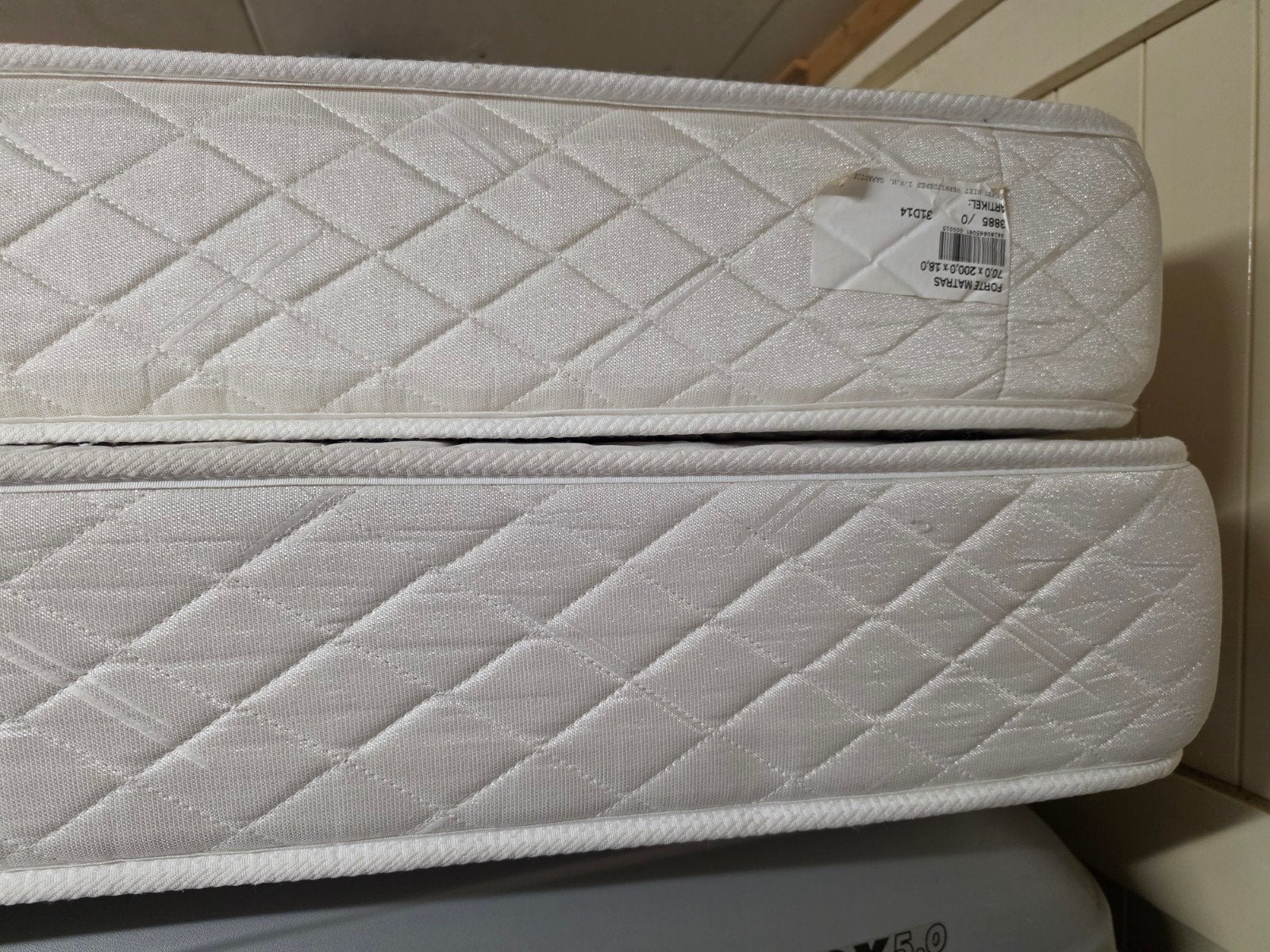 Twee matrassen 70x200 en 80x200, Ophalen, Eenpersoons, Zo goed als nieuw, 80 cm