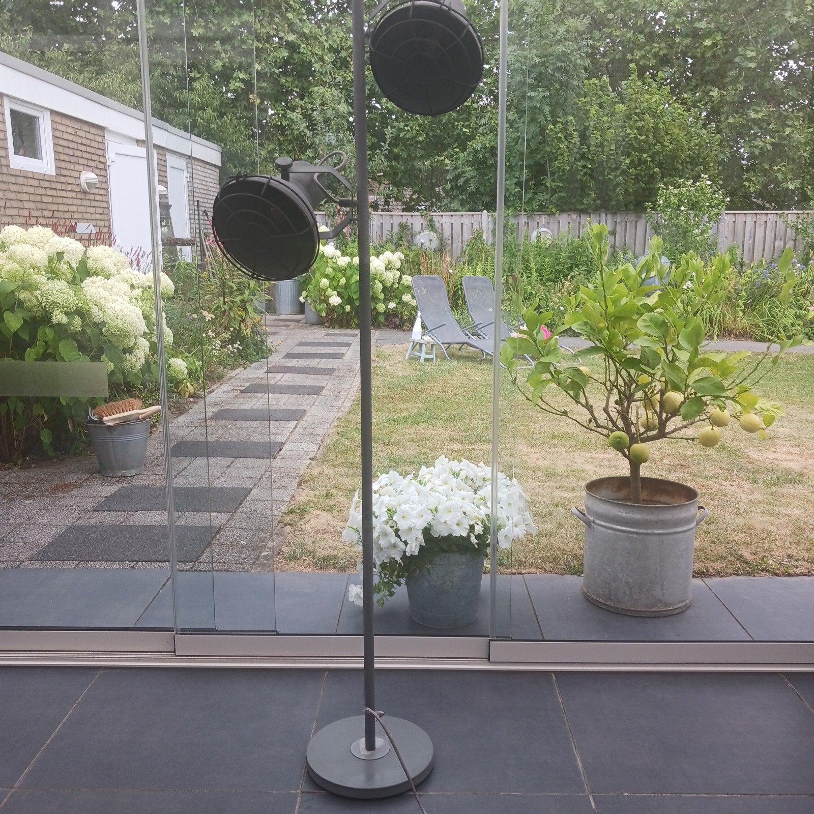 Mooie betonlook vloerlamp, Ophalen, Zo goed als nieuw, 150 tot 200 cm