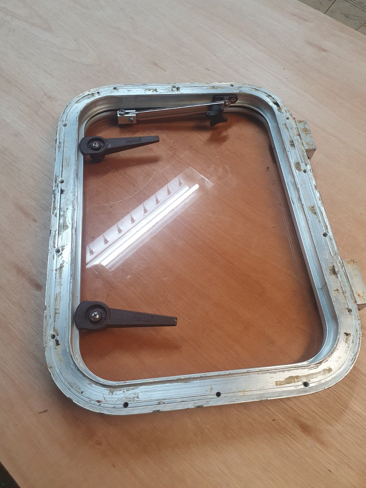 Gebruikt dekluik van vetus 50x38cm, Ophalen, Gebruikt, Overige typen