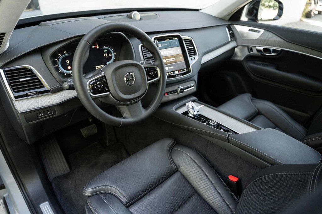 Volvo XC90 T8 Ultra Dark B&W Luchtvering Massage HUD 22'', Gebruikt, Zwart, 4 cilinders, 1969 cc