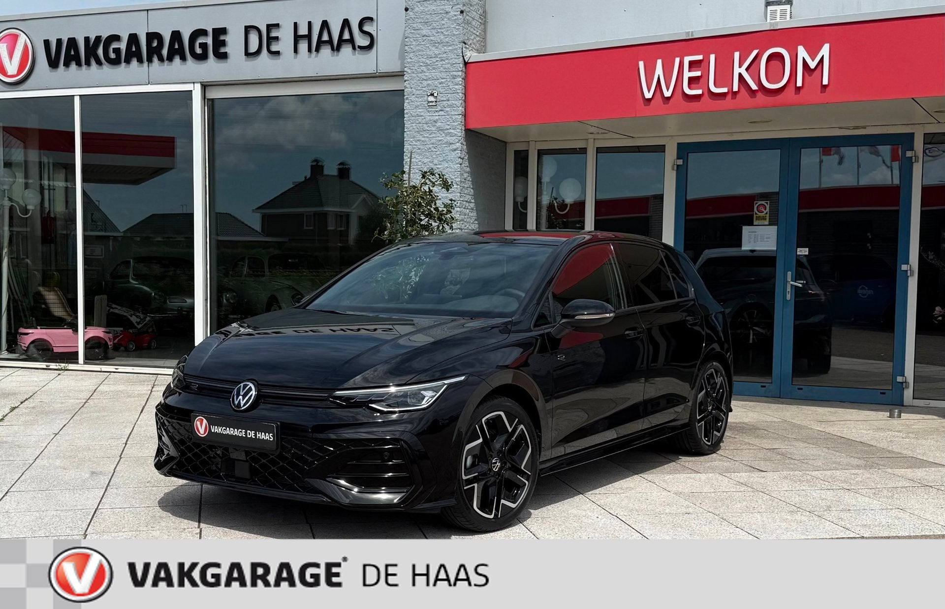 Volkswagen GOLF 1.5 eTSI R-Line Edition NIEUW!, 1498 cc, 4 cilinders, 150 pk, Alcantara