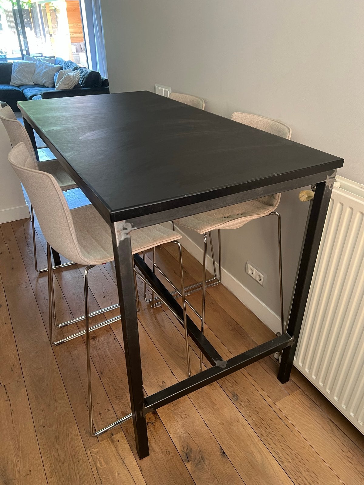 Statafel met 4 stoelen (Arper), Ophalen, Gebruikt
