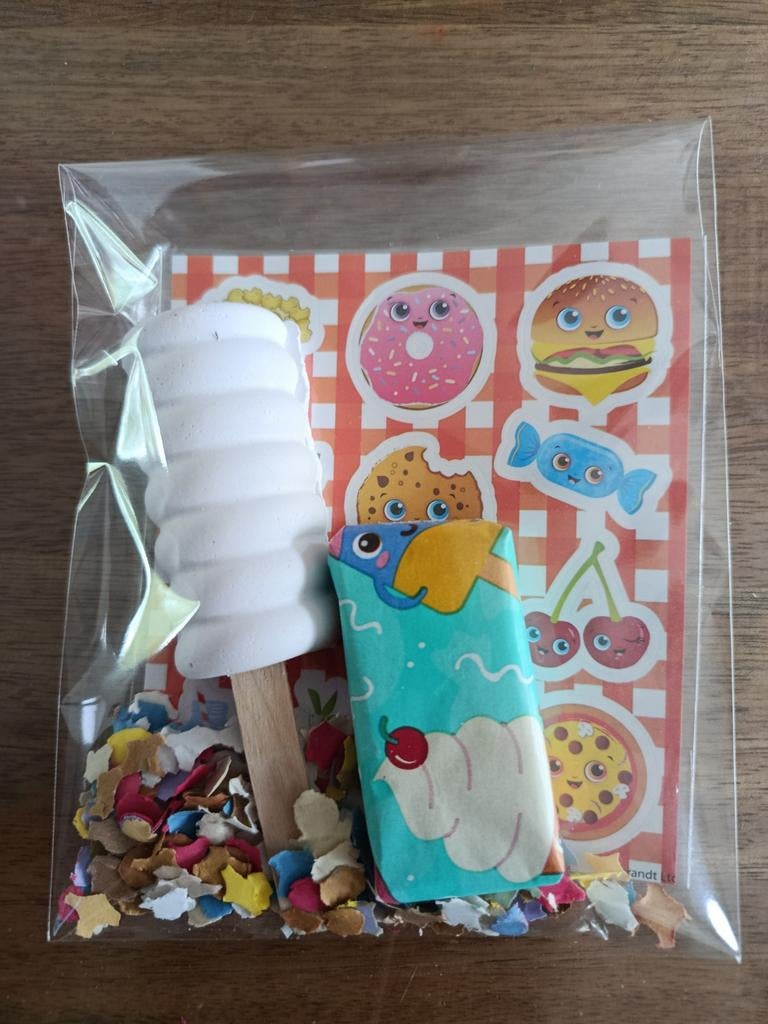 Ijs stoepkrijt traktatie, Ijs, Verjaardag, Nieuw, Ophalen of Verzenden
