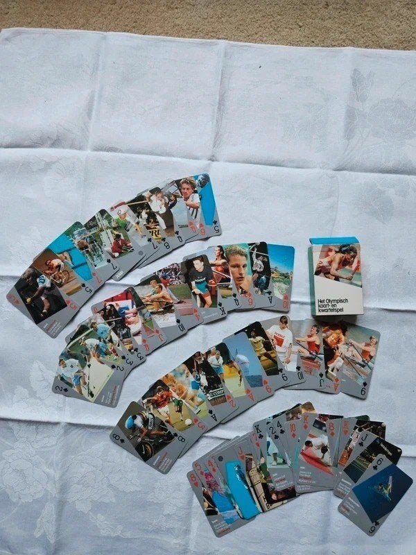 Olympisch kaartspel 1988 vintage Olympic cards, Vijf spelers of meer, Verzenden, Gebruikt