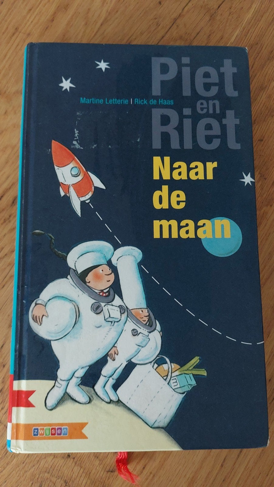 Piet en Riet Naar de Maan - Kinderboek Martine Letterie, Ophalen of Verzenden, Gelezen, Martine Letterie, Fictie algemeen