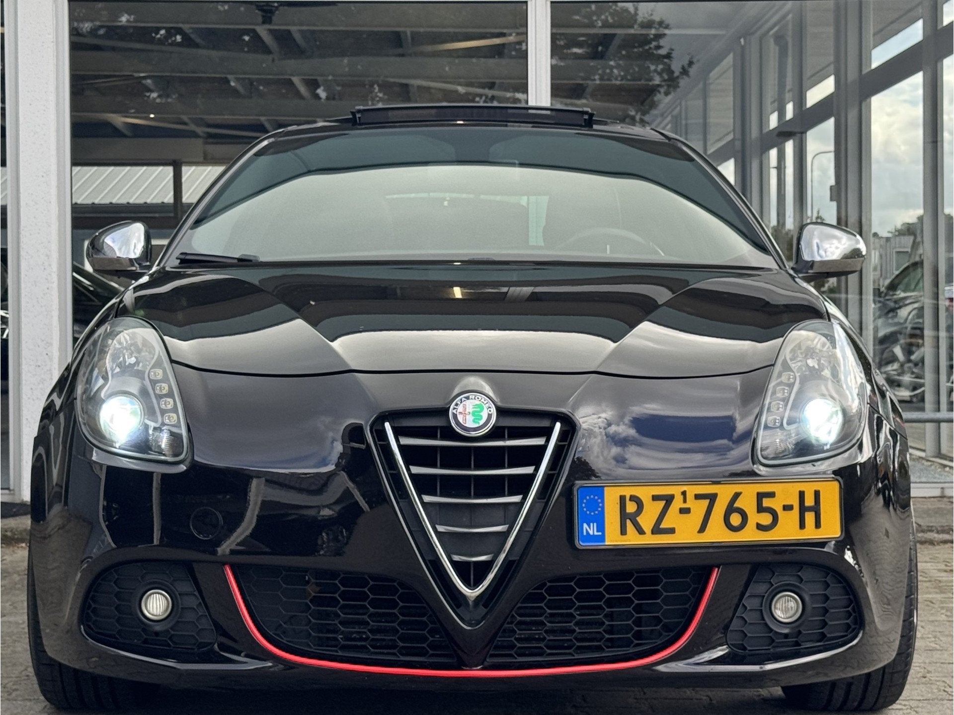 Alfa Romeo Giulietta 1.4 T DISTINCTIVE | PANODAK | 18' VELG!, Voorwielaandrijving, Euro 5, Gebruikt, Zwart