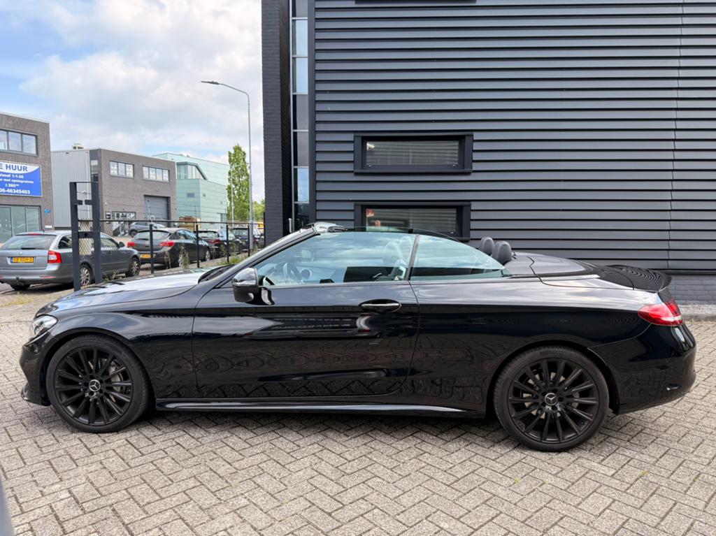 Mercedes-Benz C-Klasse C180 9G-TRONIC AMG-uitvoering, Auto's, Mercedes-Benz, 1800 kg, Cabriolet, 4 stoelen, Zwart