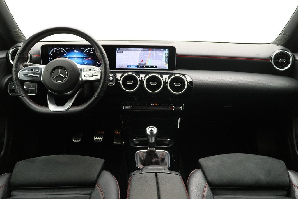 Mercedes-Benz A-Klasse 160 Business Solution AMG Camera, App, Voorwielaandrijving, Gebruikt, 4 cilinders, Origineel Nederlands