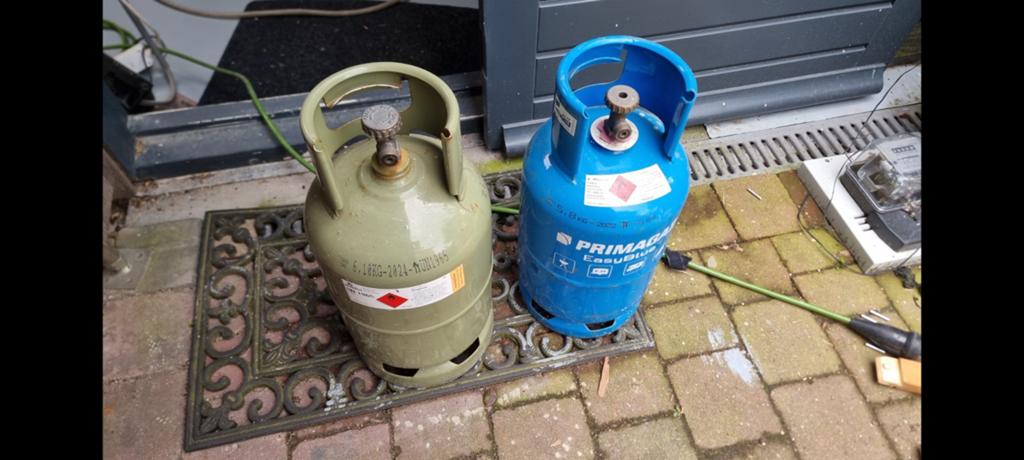 2 x 6 kg kleine gasfles. Leeg, Tuin en Terras, Ophalen, Gebruikt