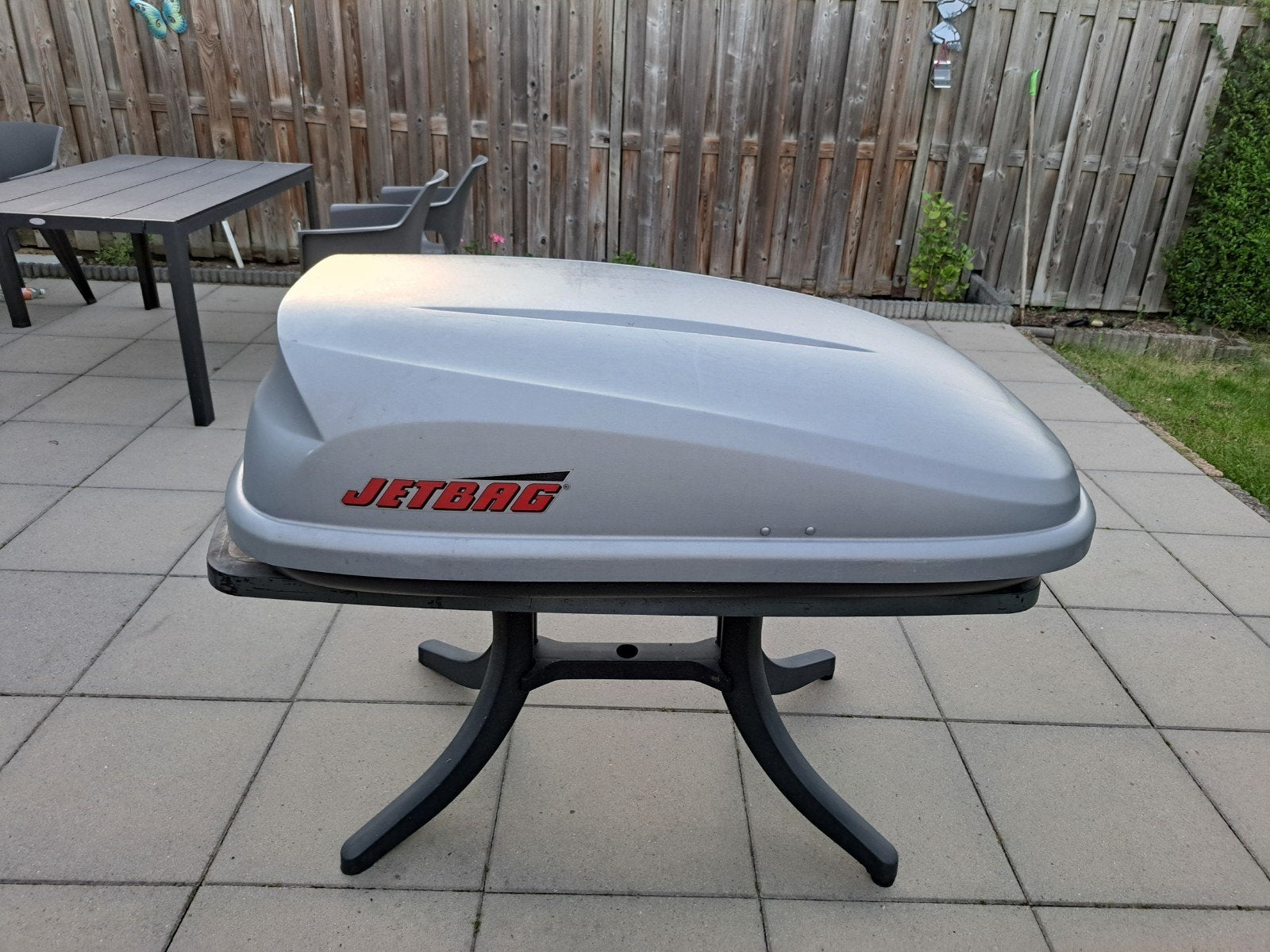 dakkoffer jetbag, Ophalen
