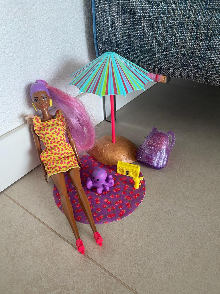 Barbie op het strand en accessoires, Kinderen en Baby's, Speelgoed | Poppen, Gebruikt, Barbie, Ophalen of Verzenden