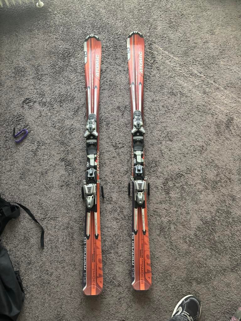 Atomic Nomad 164 cm ski’s + bindingen – goede staat, Ophalen, 160 tot 180 cm, Zo goed als nieuw, Atomic