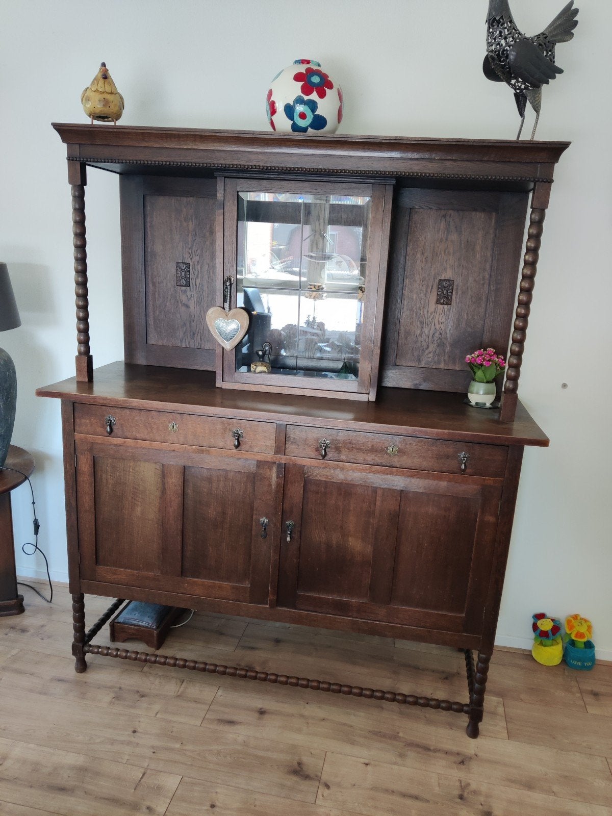 Antiek dressoir met vitrinekastje, Ophalen