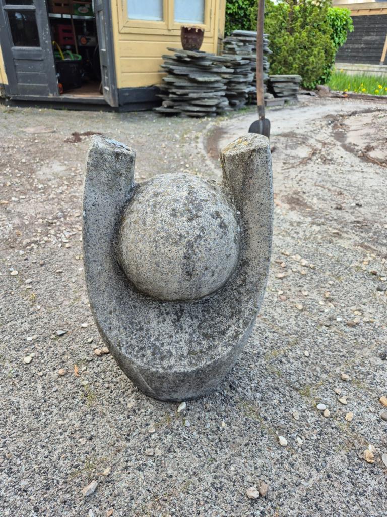 Massief stenen beeld, 45 cm hoog, Tuin en Terras, Ophalen, Gebruikt, Steen, Abstract beeld