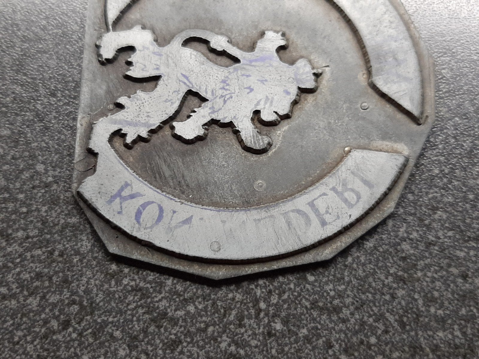 Foto 3 van drukcliche - KON.NEDERL.MIL.BOND  -- PRO REGE  65x60 mm.