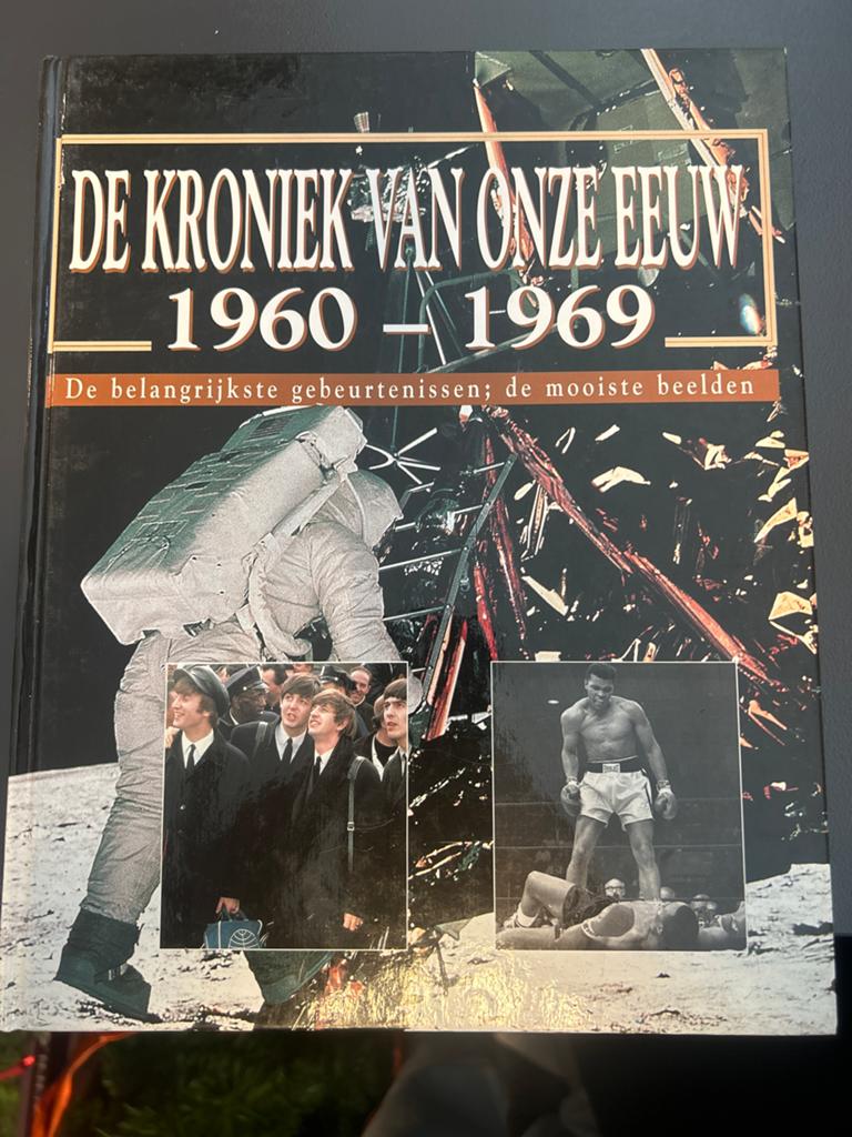 De Kroniek van Onze Eeuw 1960-1969, Boeken, Geschiedenis | Wereld, Gelezen, Overige gebieden, 20e eeuw of later, Ophalen