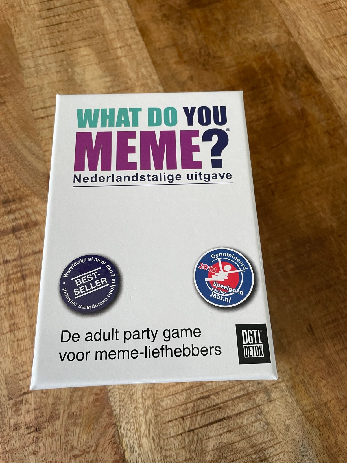 What Do You Meme? - Nederlandstalige uitgave, Drie of vier spelers, Ophalen of Verzenden, Zo goed als nieuw