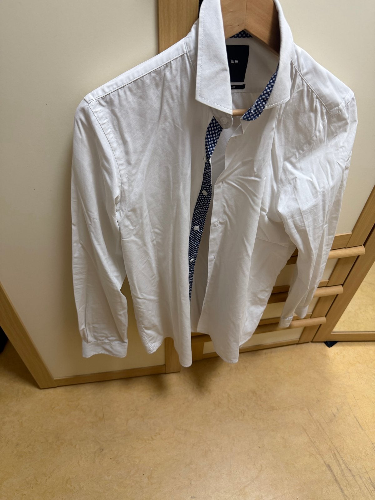 WE wit overhemd met blauwe ruitjes, maat 38, Kleding | Heren, Overhemden, Ophalen of Verzenden, Gedragen, Wit, Halswijdte 38 (S) of kleiner