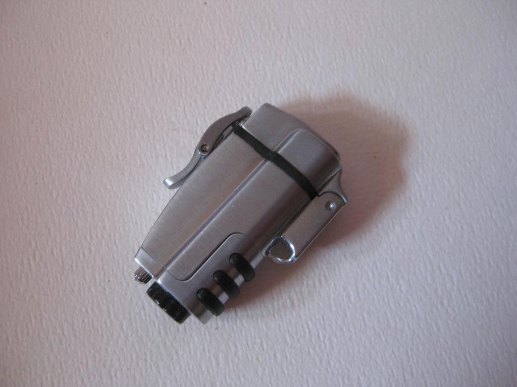 Volcan-fire aansteker / flintstone lighter, Ophalen, Zo goed als nieuw, Aansteker