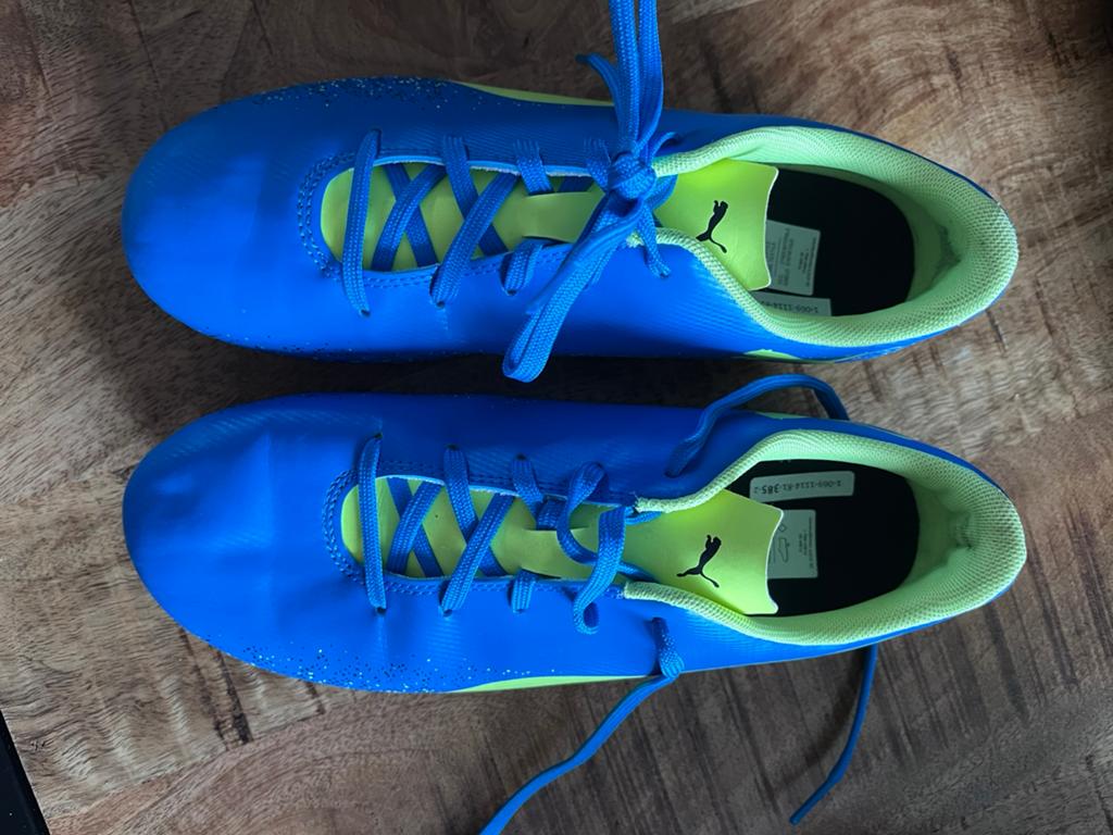 Voetbalschoenen, Maat XS of kleiner, Ophalen of Verzenden, Zo goed als nieuw, Schoenen