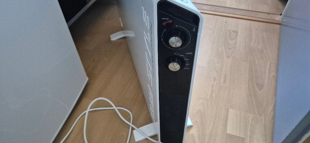 Electrisch rediator kacheltje, Ophalen, 30 tot 80 cm, Radiator, Zo goed als nieuw