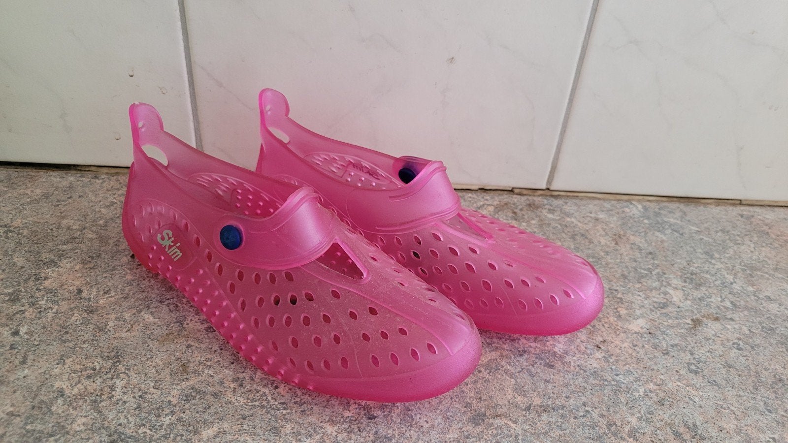 Roze waterschoenen maat 33/34 - Ideaal voor zomer en strand, Kinderen en Baby's, Gebruikt, Meisje, Schoenen, Ophalen of Verzenden