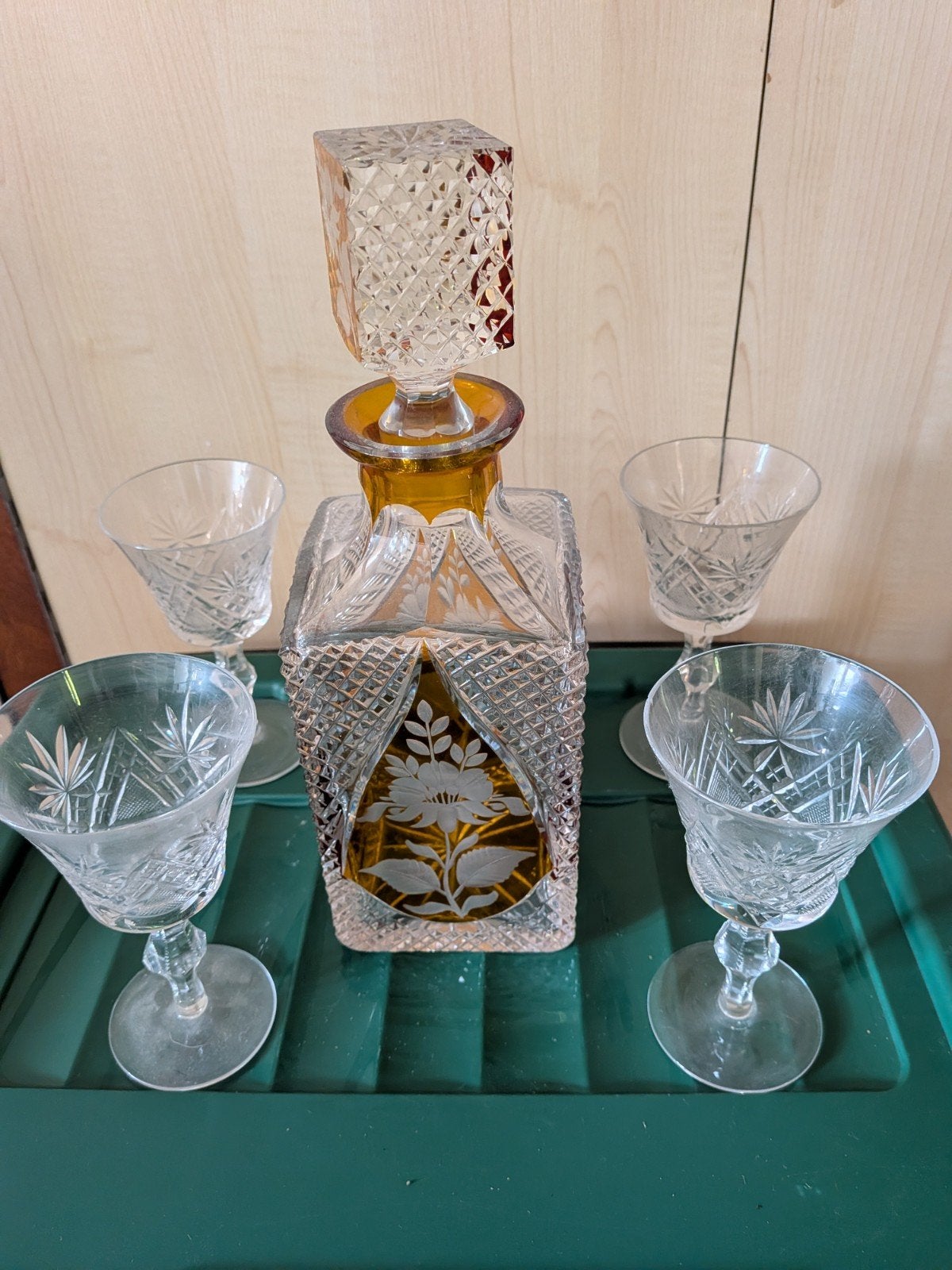 Kristallen karaf met 4 glazen - Nooit gebruikt, Antiek en Kunst, Ophalen of Verzenden