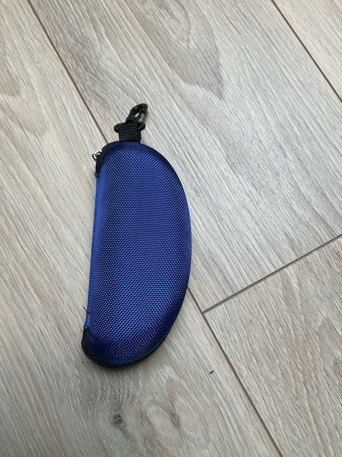 Nieuwe stevige blauwe brillenkoker voor kinderbrillen, Ophalen of Verzenden, Nieuw, Blauw