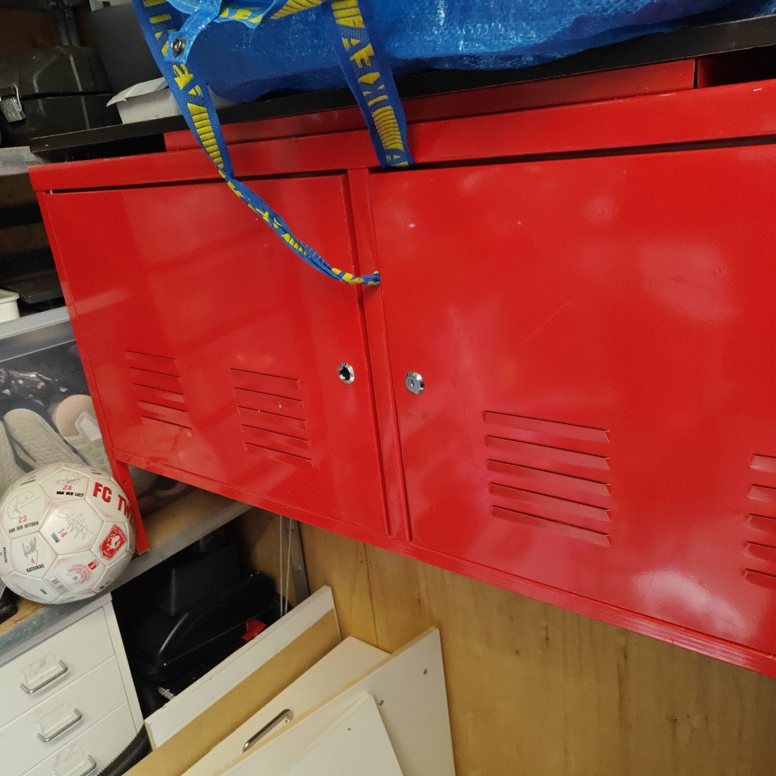 Metalen IKEA Kast - Rood Opbergmeubel met Sleutels, Ophalen of Verzenden, Gebruikt, Industrieel, Modern