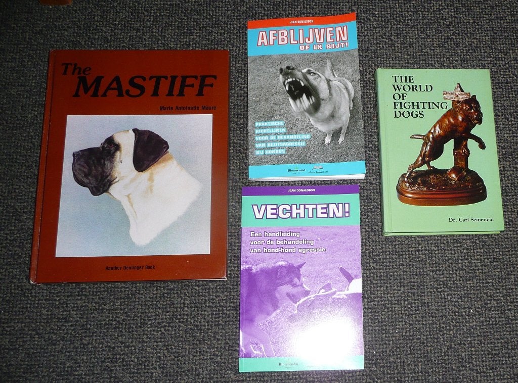 6 x vecht - agressieve honden trainen (MASTIFF Bulldog), Ophalen of Verzenden, Gelezen, Honden, 6 x vecht - agressieve honden trainen (MASTIFF Bulldog)