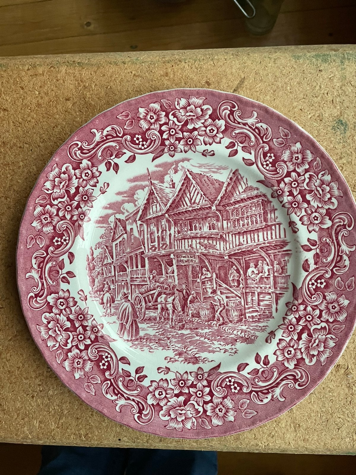 Royal tudor bordje, Ophalen