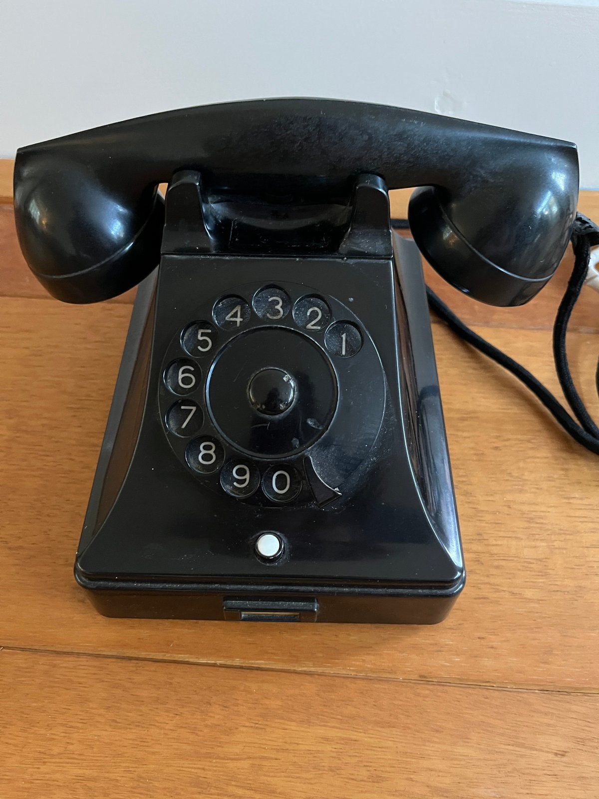 Bakelieten telefoon met draaischijf uit 1961, Ophalen of Verzenden, Gebruikt, Met draaischijf