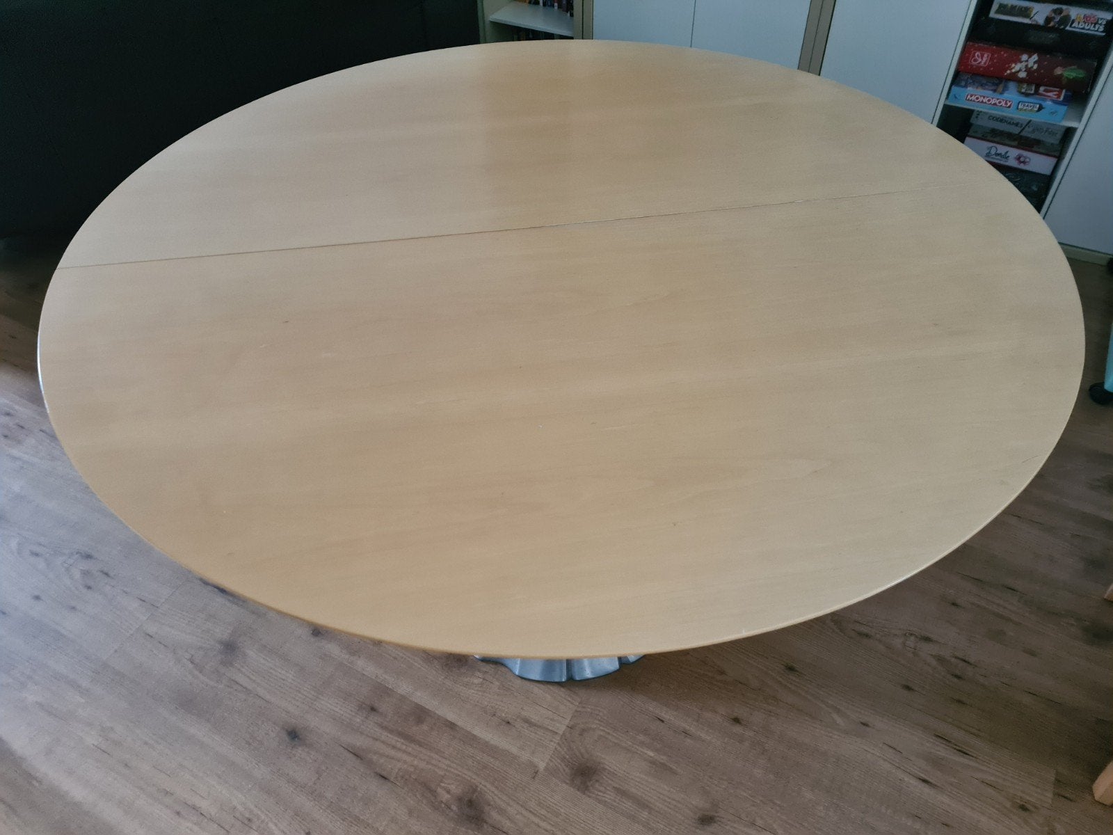 Vintage round expandable 4-6 person dining table with chairs, Ophalen, Gebruikt