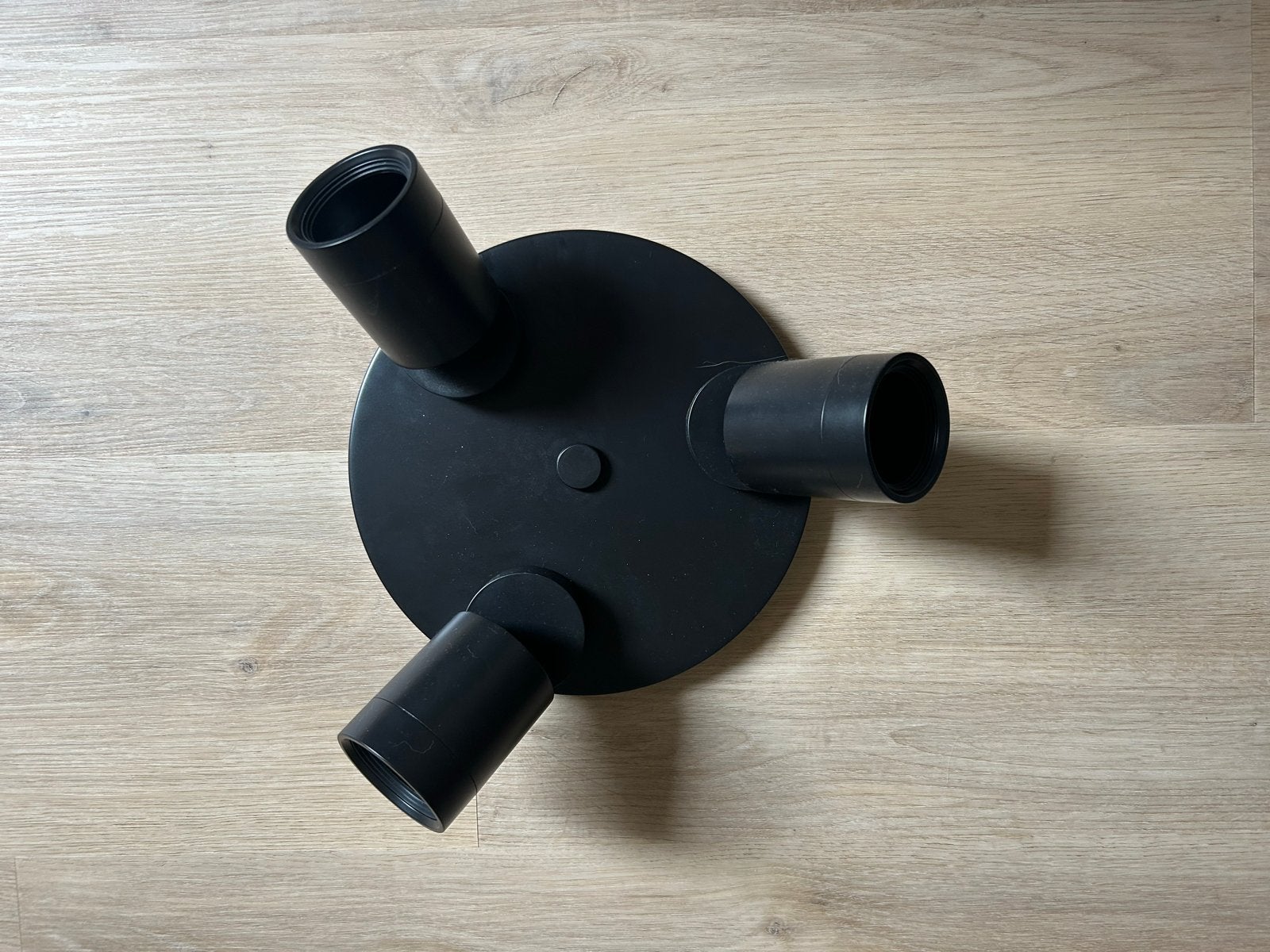 IKEA ronde plafondspot met 3 spots - Zwart, Huis en Inrichting, Lampen | Spots, Ophalen, Metaal of Aluminium, Zo goed als nieuw