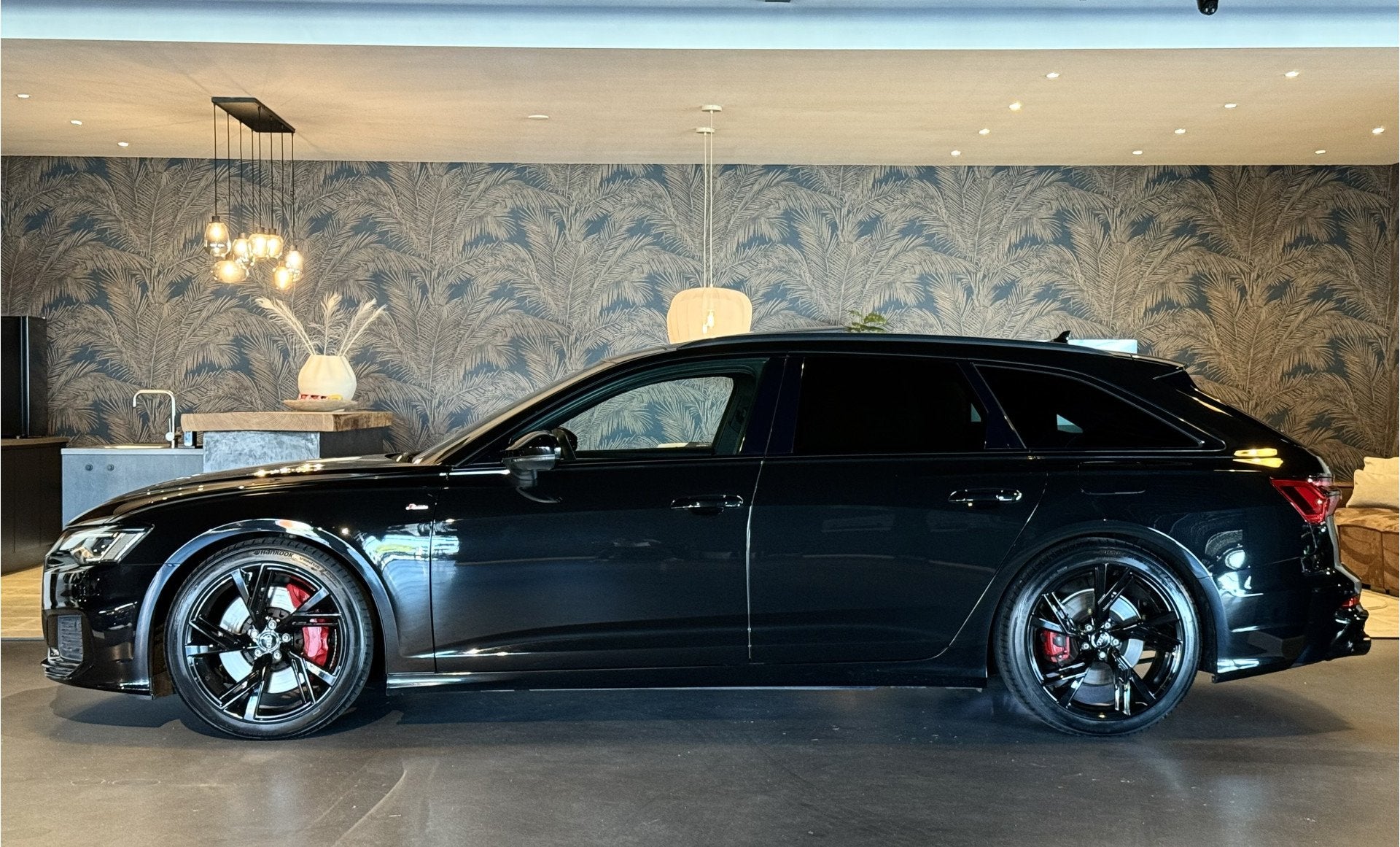Audi A6 Avant 55 TFSI e Quattro Competition I Pano, Auto's, Dealer onderhouden, 4 cilinders, Leder en Stof, Zwart