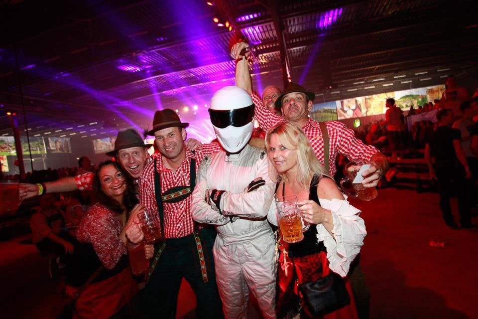 Te huur: Outfit van ‘The Stig’, Eén persoon, Meerdaags